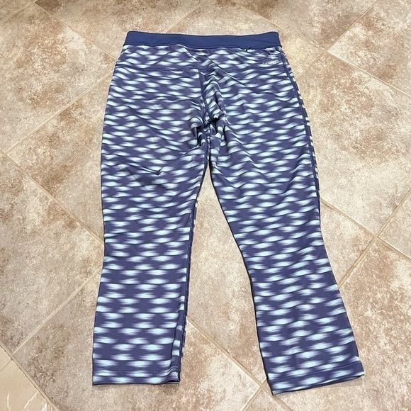 Nike Dri Fit Low Rise Capri Leggings Crop Blue Pattern Stretchy Small 19” Inseam - Picture 2 of 8